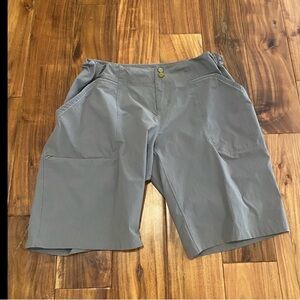 Mountain Hardwear Petra Hiking Cargo Climbing Shorts Size 10